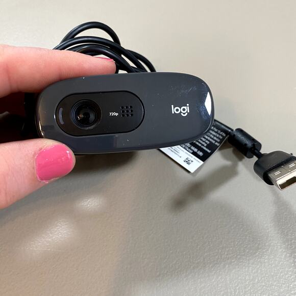 Logitech HD Webcam 720p logi V-U0018 Built In Microphone USB Computer Camera - Picture 2 of 8